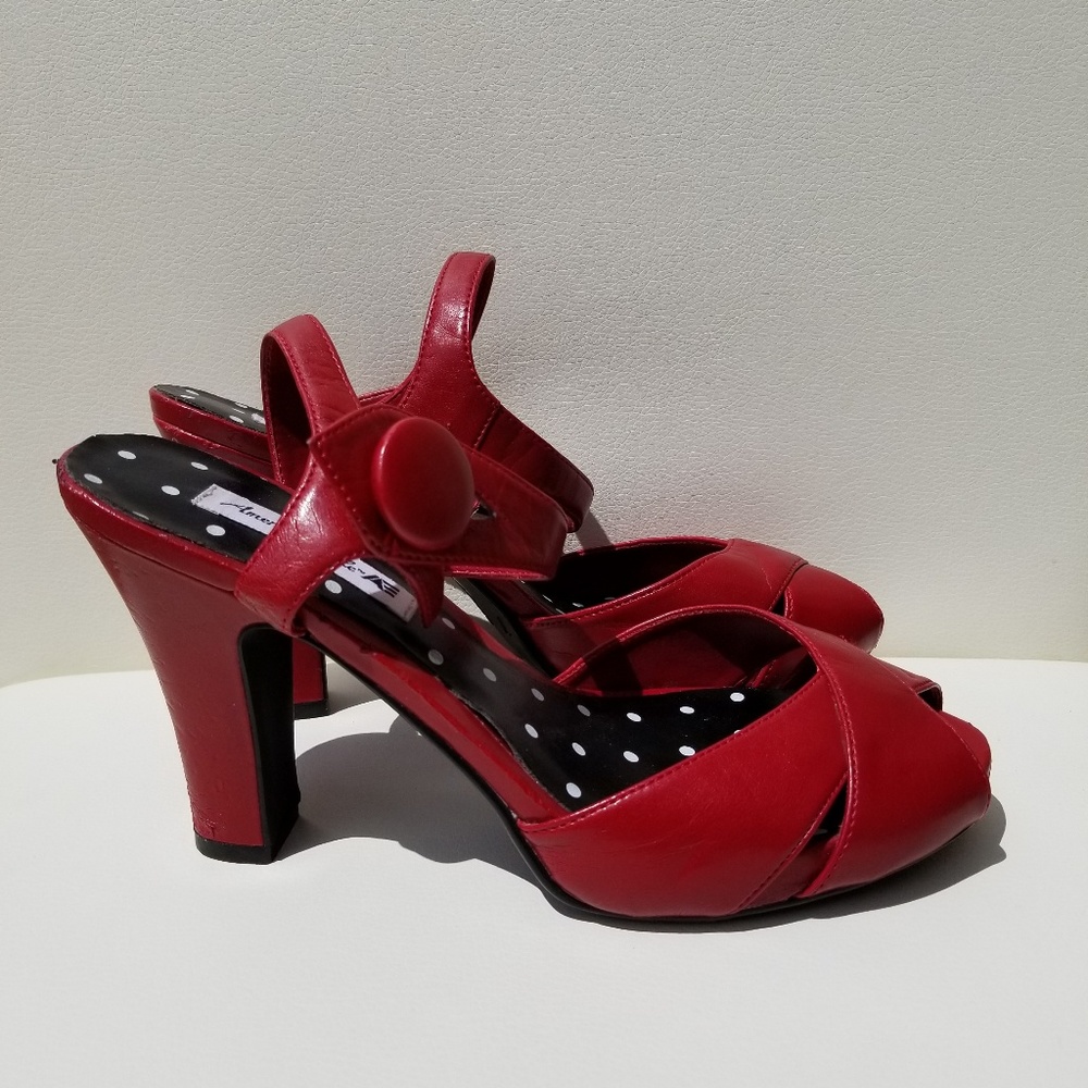 AMERICAN EAGLE RED PEEP TOE HEELS 7
